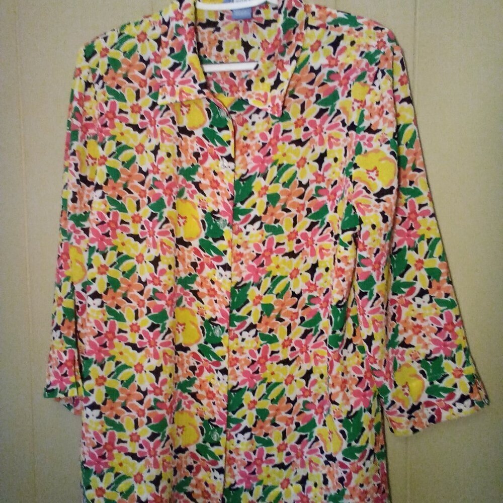 Koret Blouse Women M Half Sleeve Button Up Textured Floral Colorful